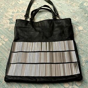 Kenneth Cole New York genuine leather crossbody bag